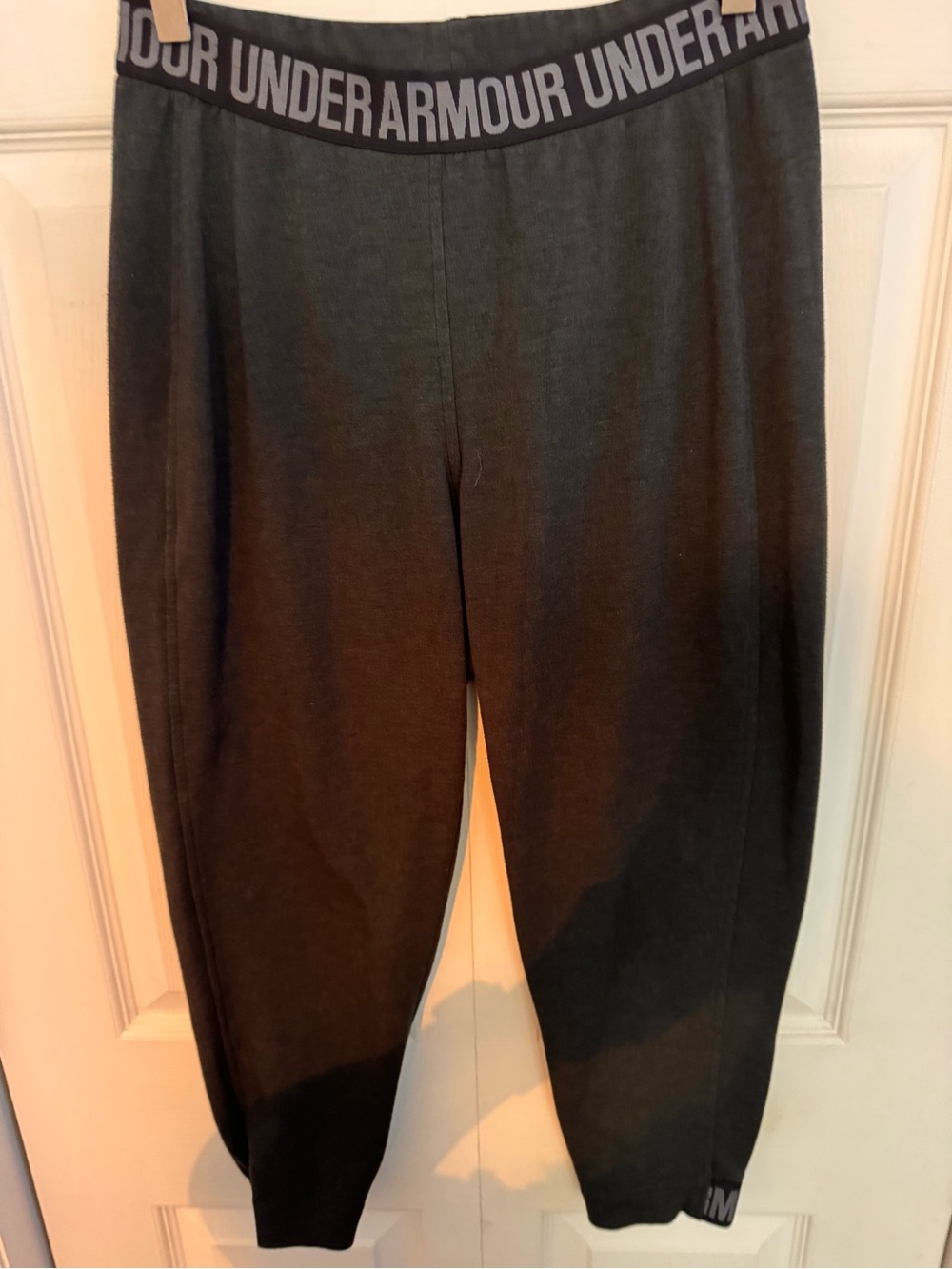 Under Armour Black Performance 3/4 Pants - Picture 2 of 9